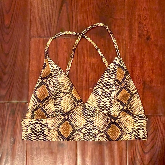 SHEIN Tops - SHEIN snakeskin crop/bra top